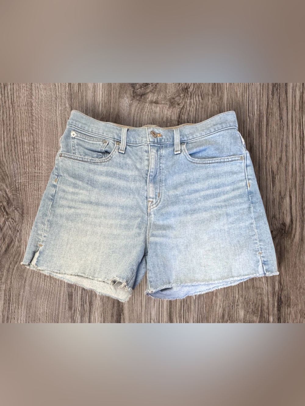 EUC J. Crew 4 inch denim short SZ 28